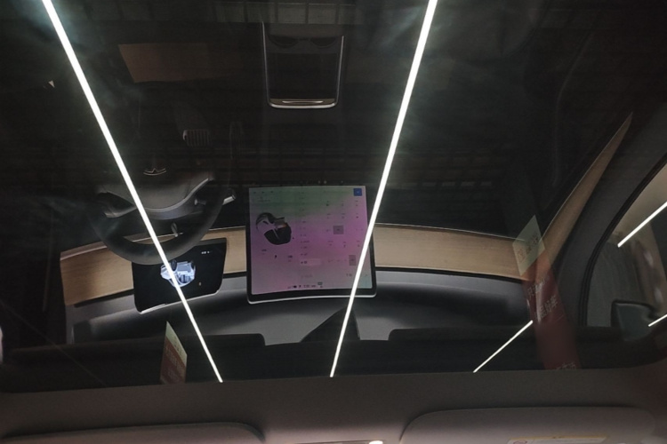 Tesla Model Y 2021 #20 Tesla Model Y 2021 car image #20