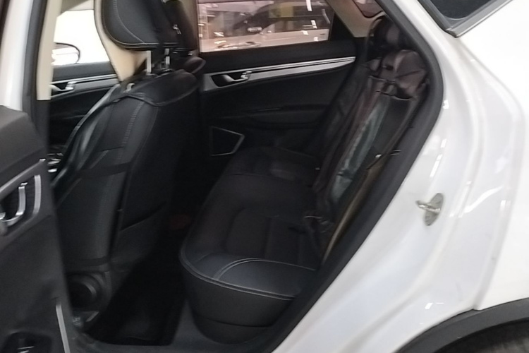 GEELY Emgrand GS 2019 car image #17