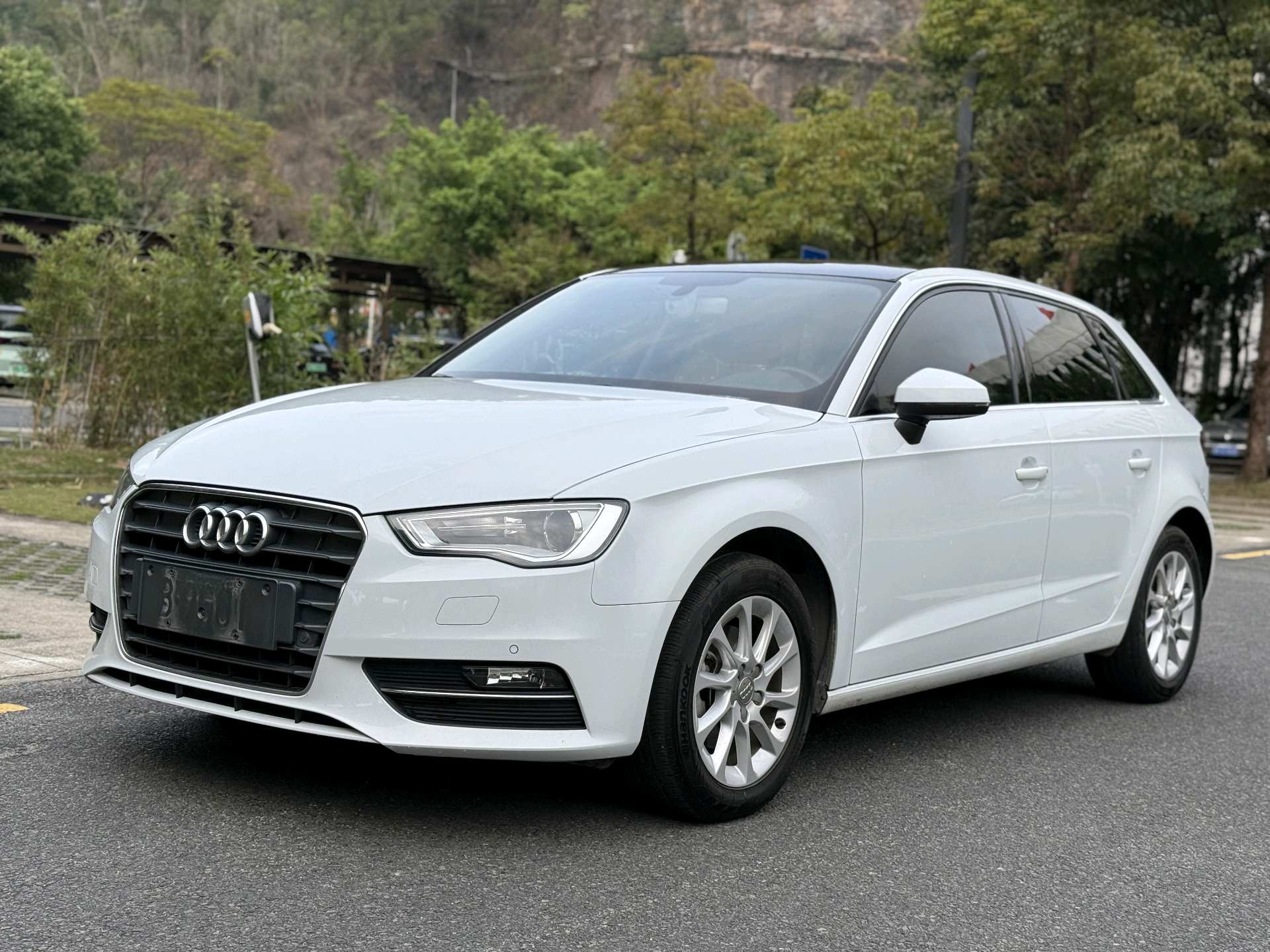 2016 2016 car image