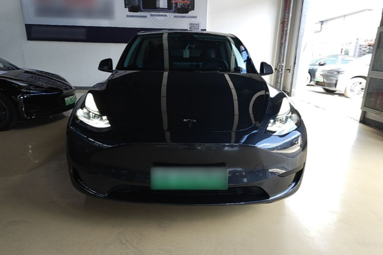 Tesla Model Y 2024 #3 Tesla Model Y 2024 car image #3