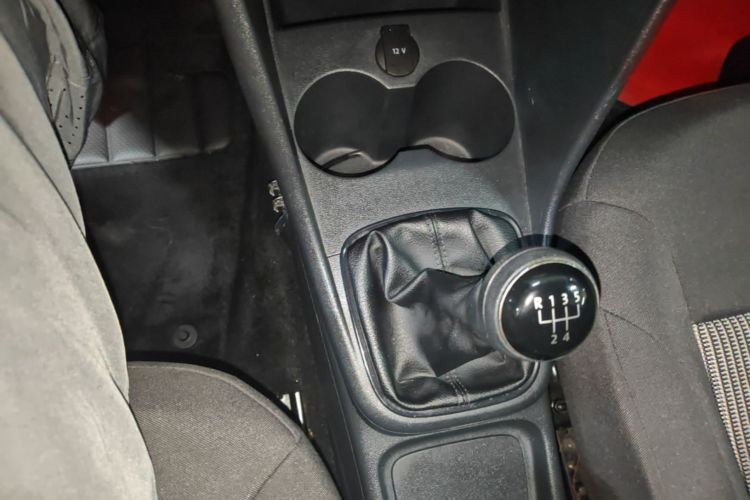 Volkswagen Polo 2017 #14 Volkswagen Polo 2017 car image #14