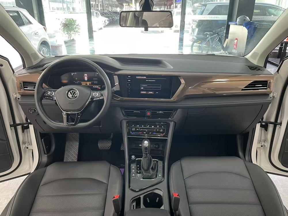 Volkswagen Tharu 2022 car image #11