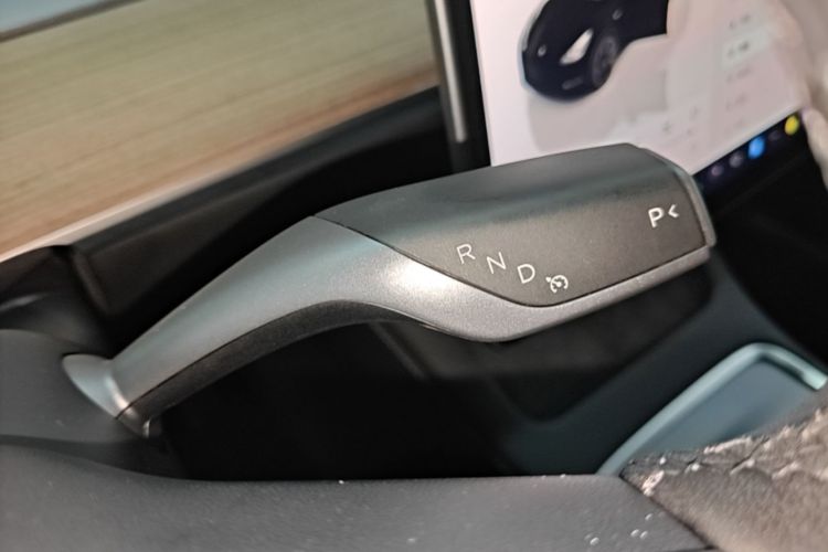 Tesla Model Y 2022 #14 Tesla Model Y 2022 car image #14