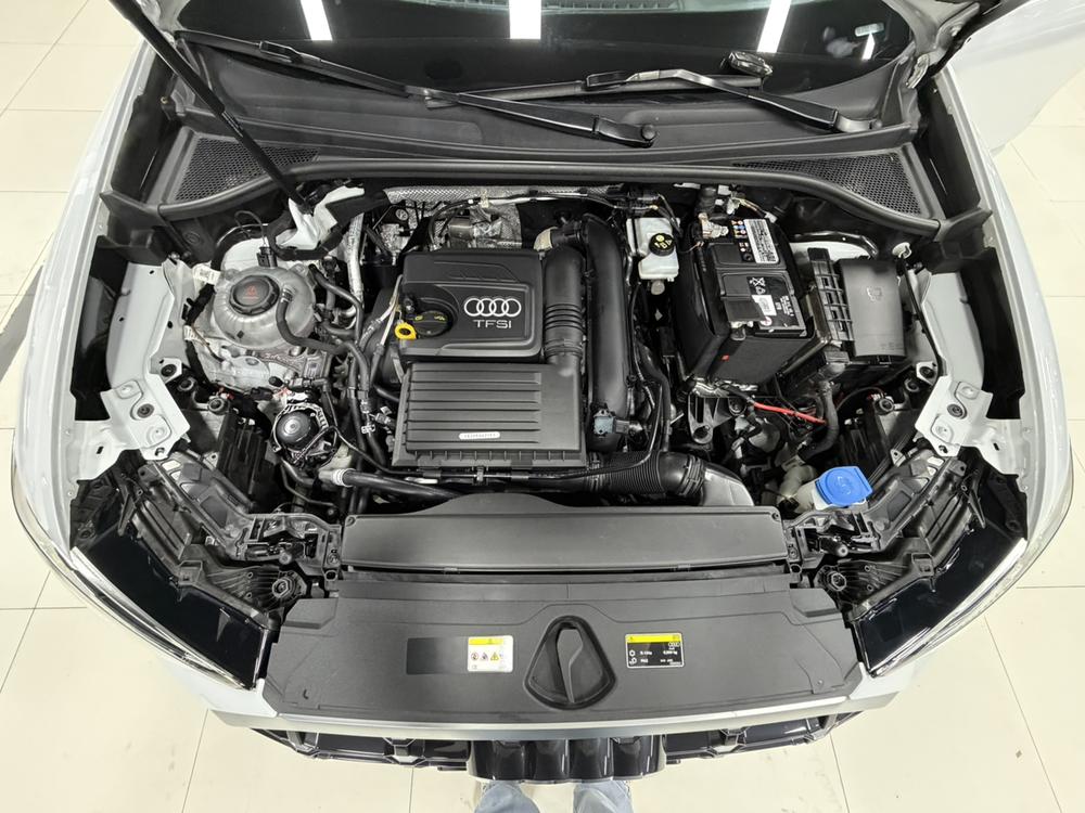 Audi Q3 2022 car image #9