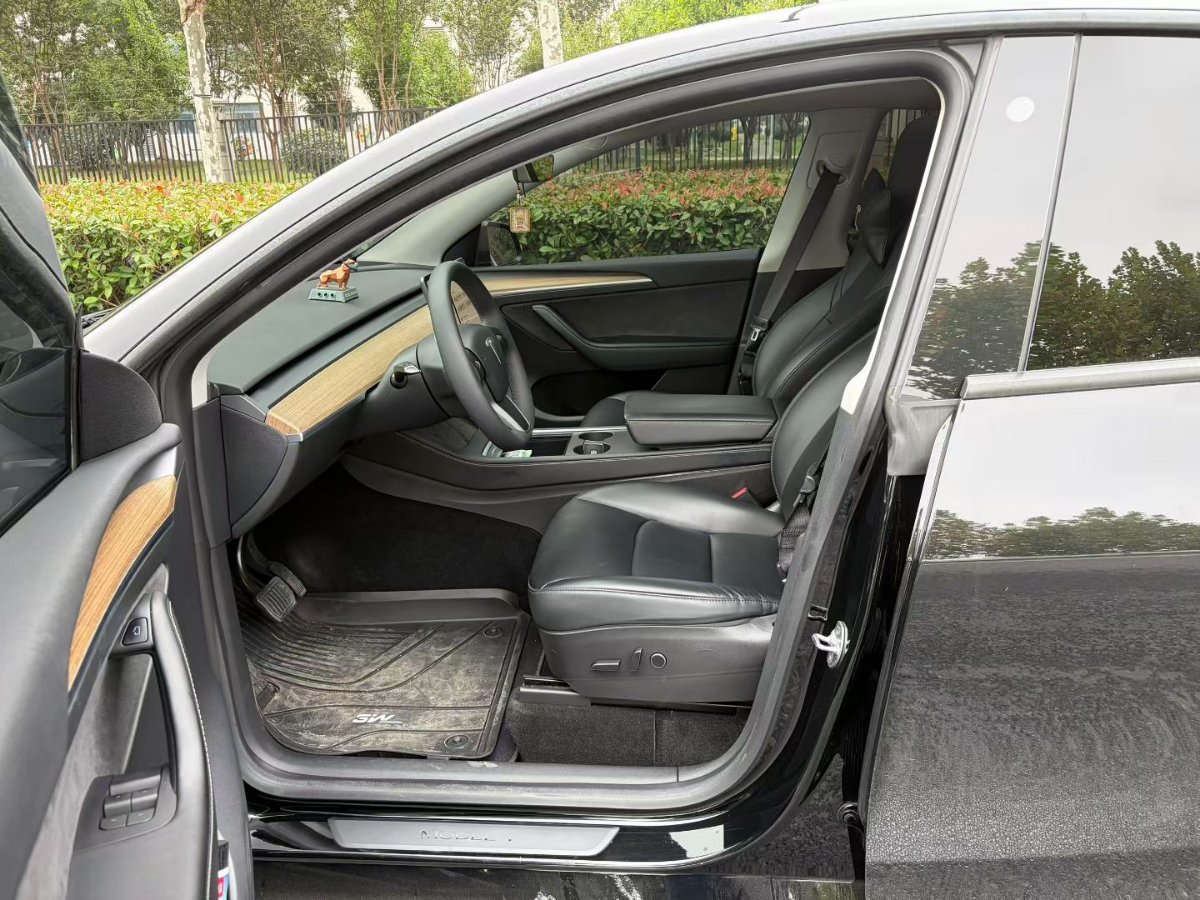 Tesla Model Y 2022 #4 Tesla Model Y 2022 car image #4