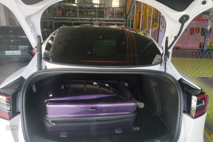 Tesla Model 3 2022 car image #21