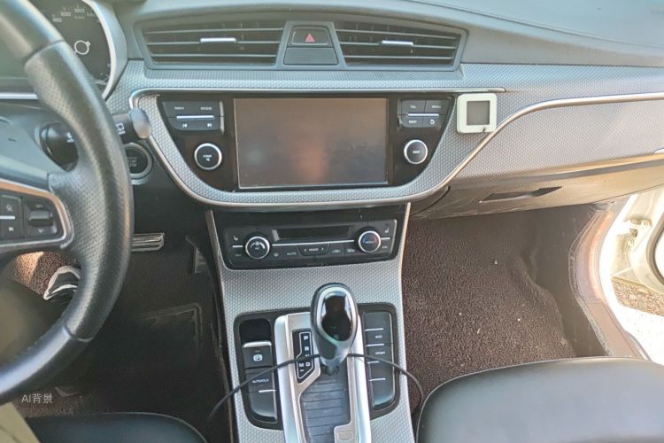 GEELY Emgrand GS 2017 car image #15