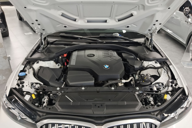 BMW 3 Series 2024 car image #20