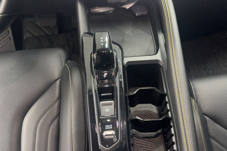 GEELY Coolray 2025 #15 GEELY Coolray 2025 car image #15