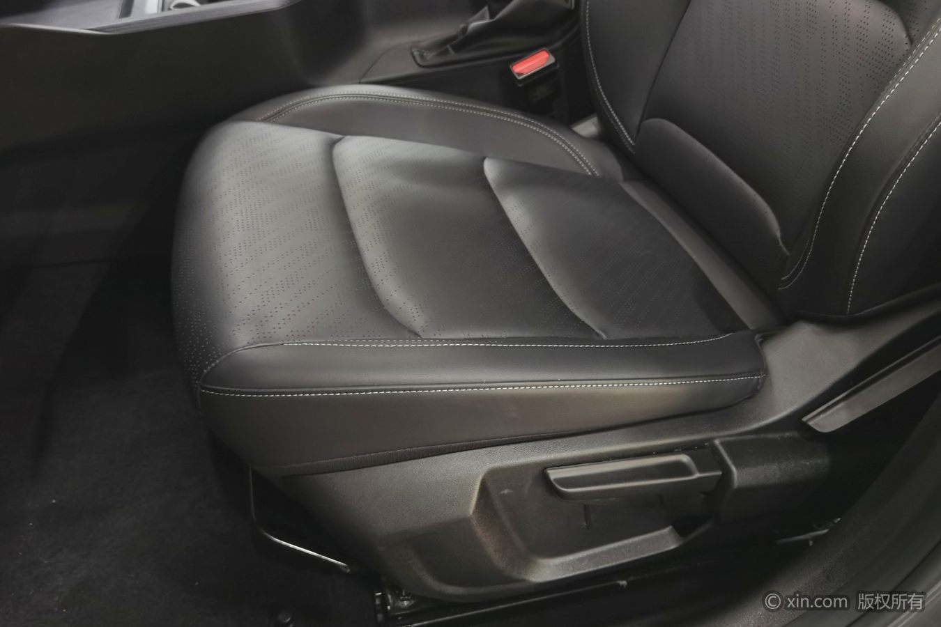 GEELY Emgrand 2024 car image #21