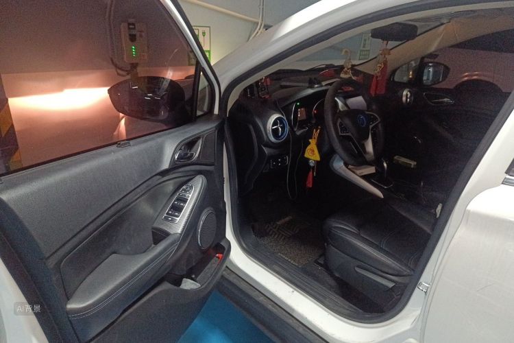 BYD Yuan New Energy 2019 imagen de coche #18
