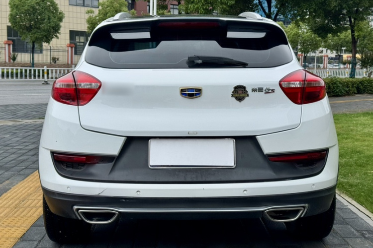 GEELY Emgrand GS 2017 car image #3