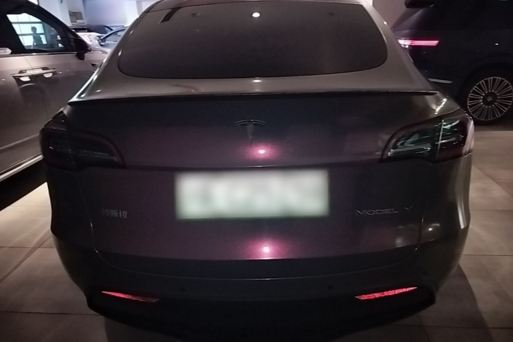 Tesla Model Y 2023 #6 Tesla Model Y 2023 immagine di auto #6