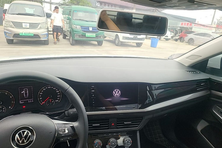 Volkswagen Bora 2022 car image #18