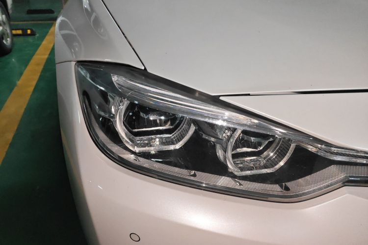 BMW 3 Series 2017 #8 BMW 3 Series 2017 car image #8