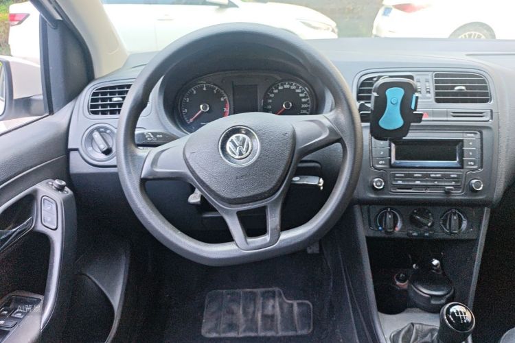 Volkswagen Polo 2015 #12 Volkswagen Polo 2015 car image #12