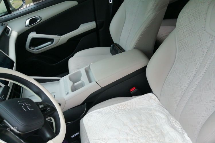 BYD YuanUP 2025 #17 BYD YuanUP 2025 car image #17