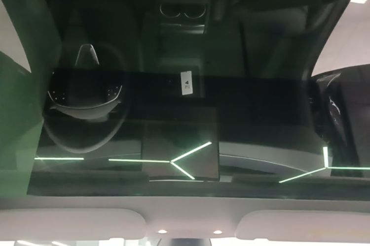 Tesla Model 3 2024 car image #18