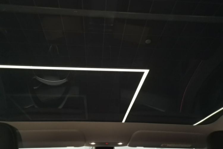 Tesla Model Y 2025 car image #18