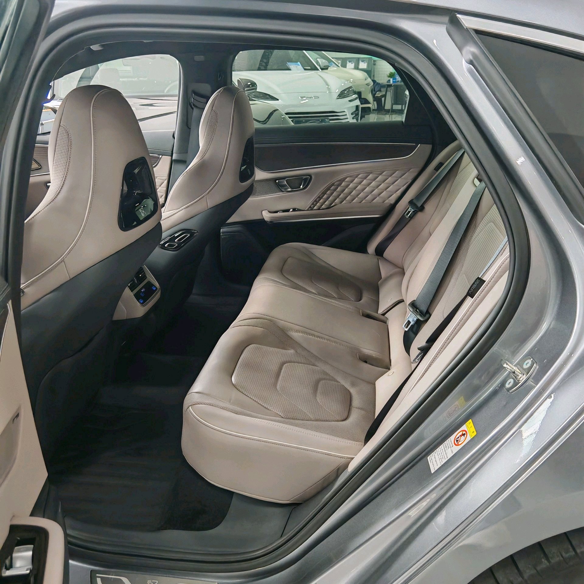 BYD Han 2024 imagem de carro #8