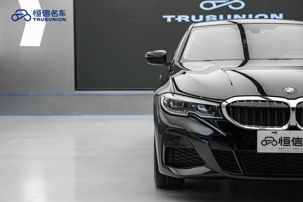 BMW 3 Series 2020 car image #11