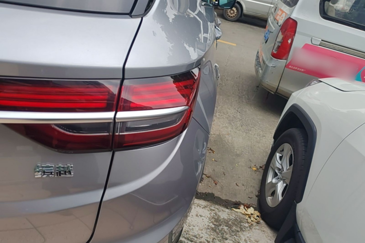 GEELY Coolray 2020 car image #8