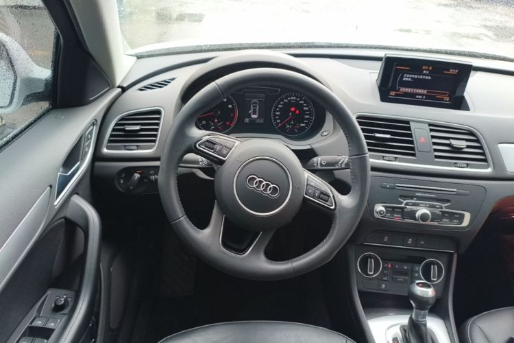 Audi Q3 2019 #12 Audi Q3 2019 car image #12