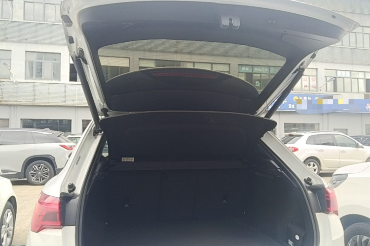 Audi Q3 2024 car image #20