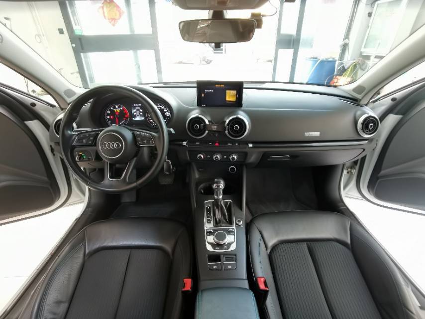 Audi A3 2018 car image #5