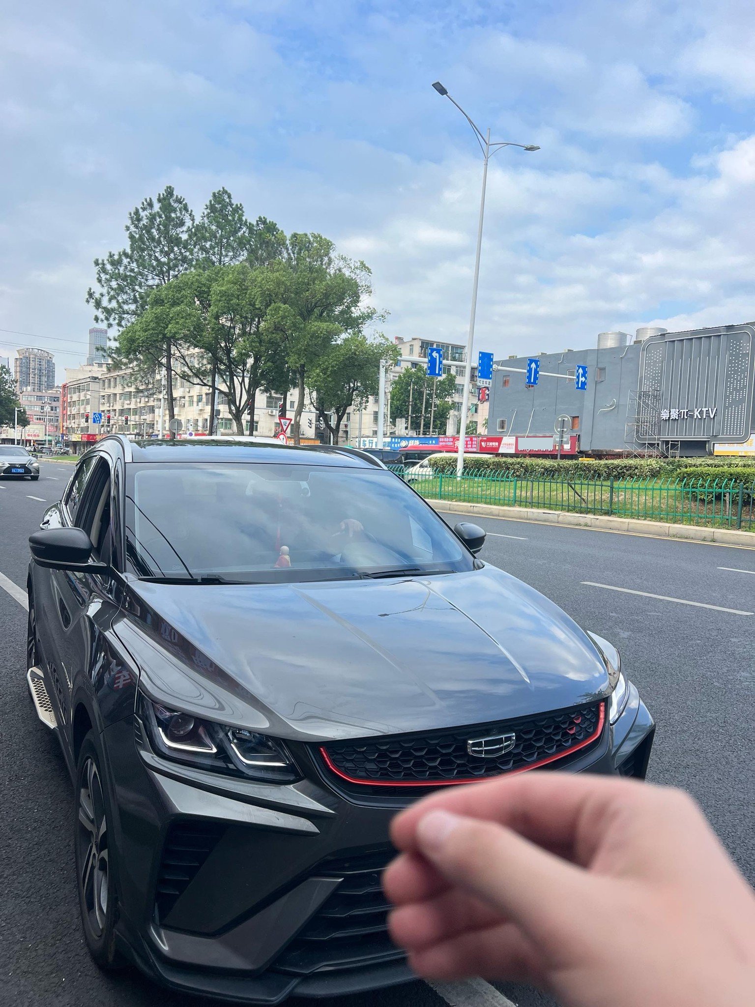 GEELY Coolray 2022 car image #2