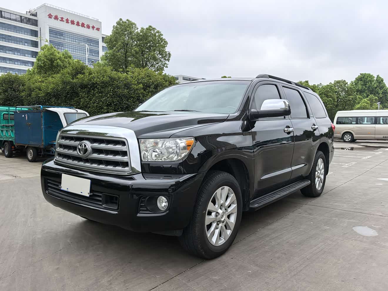 Toyota Sequoia 2013 汽车图片 