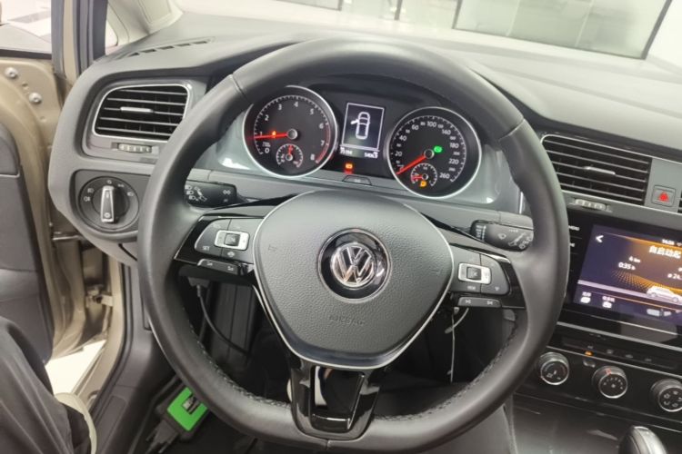 Volkswagen Golf 2020 #15 Volkswagen Golf 2020 car image #15