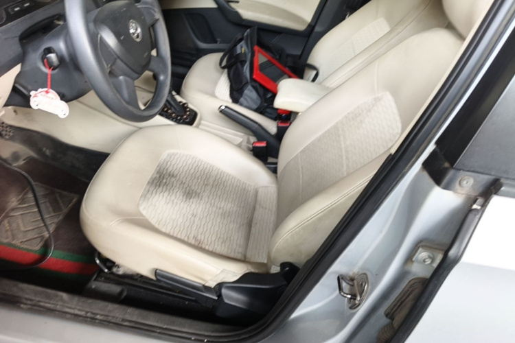 Skoda Rapid 2014 #15 Skoda Rapid 2014 image de voiture #15
