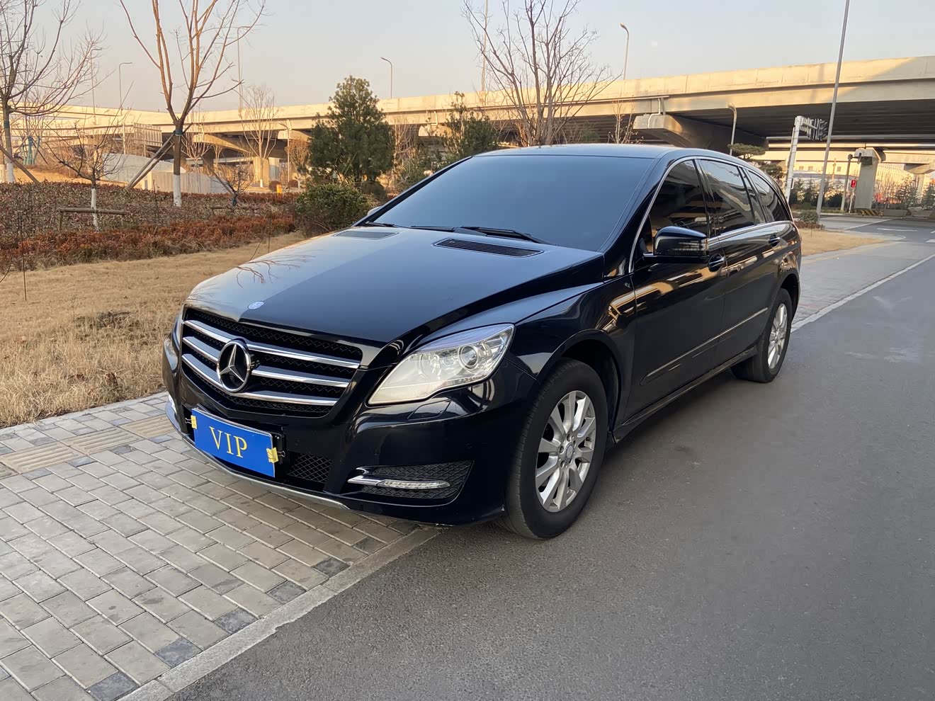 Mercedes-Benz R Class 2013 car image 