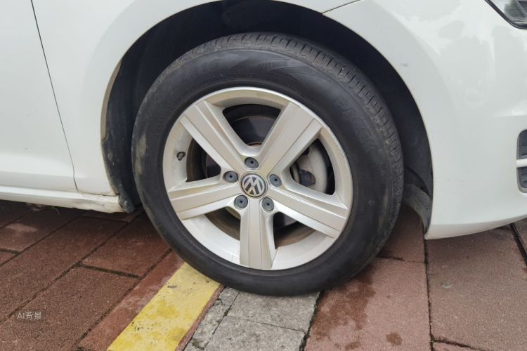Volkswagen Golf 2017 car image #9