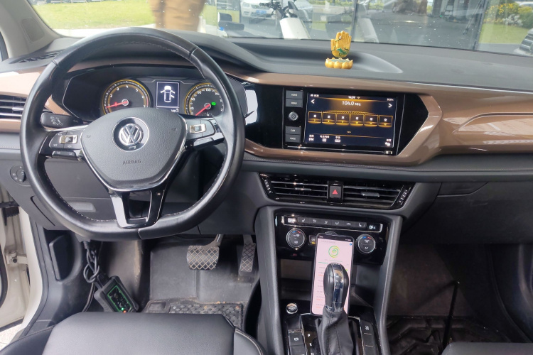 Volkswagen Tharu 2019 immagine di auto #11