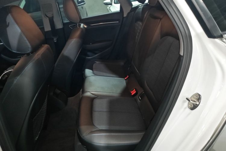 Audi A3 2019 car image #17