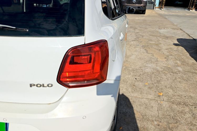 Volkswagen Polo 2015 صورة سيارة #3