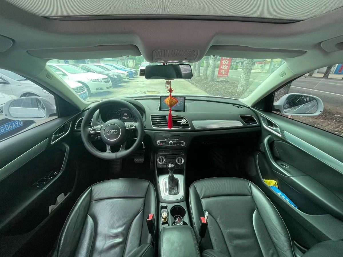 Audi Q3 2014 car image #3