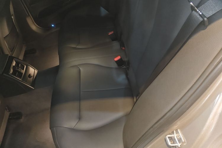 BMW 3 Series 2017 car image #17