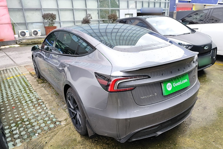 Tesla Model 3 2024 car image #5