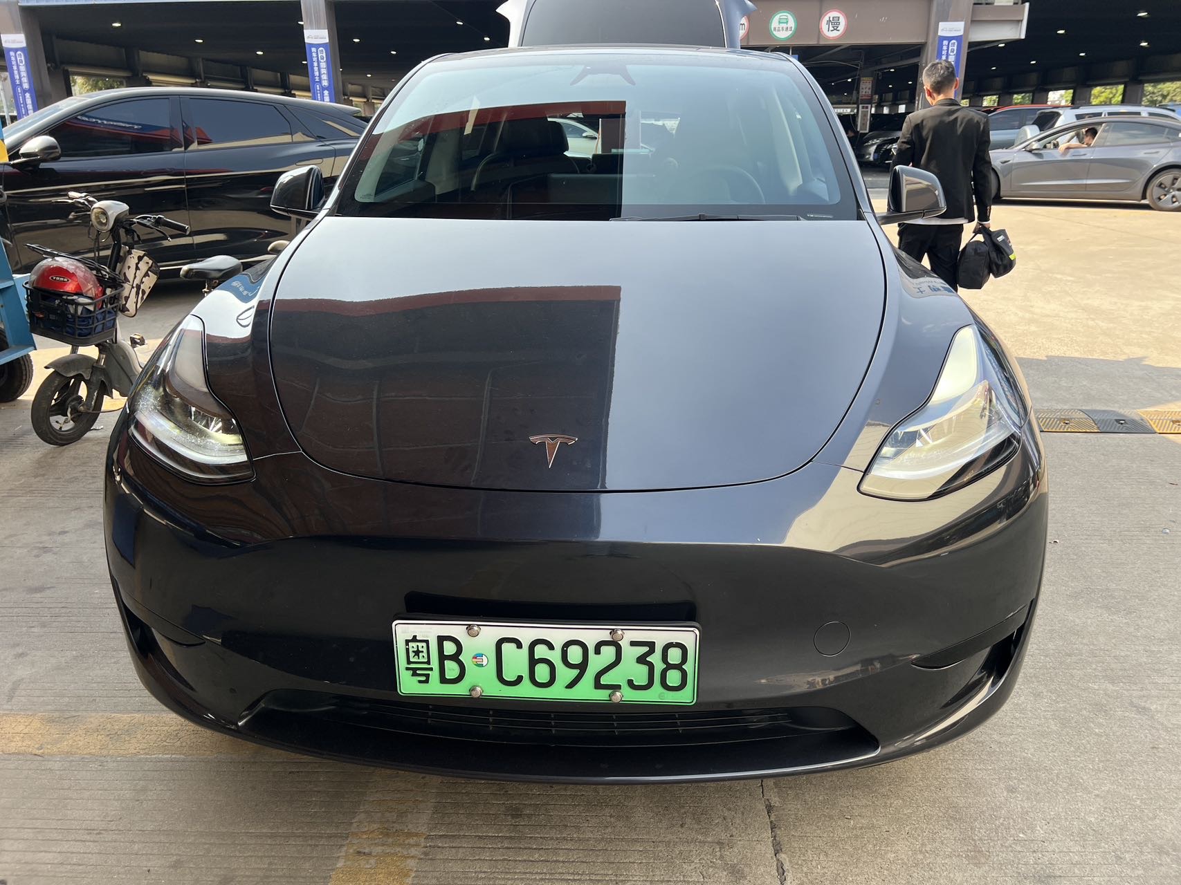 Tesla Model Y 2024 #2 Tesla Model Y 2024 car image #2