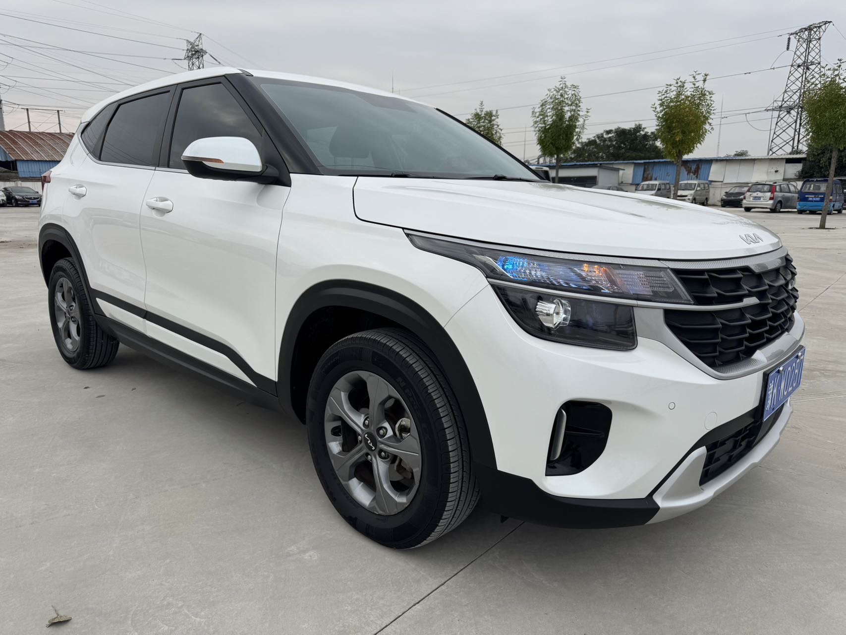 Kia Seltos 2023 imagen de coche #3
