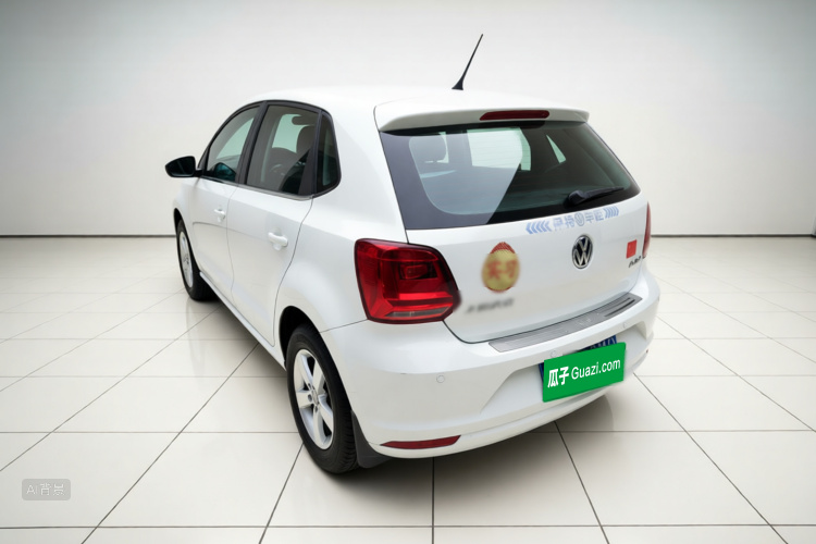 Volkswagen Polo 2015 car image #5