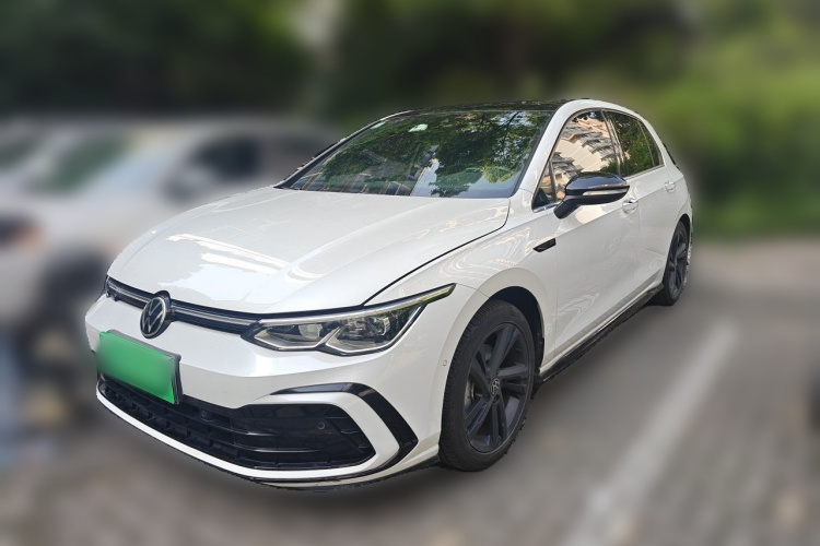 Volkswagen Golf 2021 car image #2