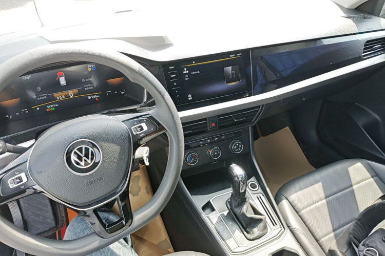 Volkswagen Lavida 2021 car image #11