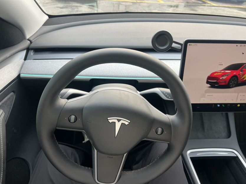 Tesla Model Y 2024 #7 Tesla Model Y 2024 car image #7