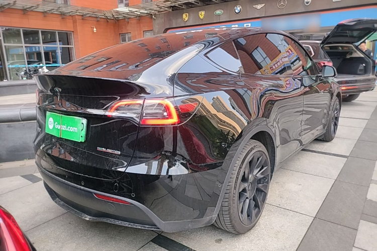 Tesla Model Y 2023 #7 Tesla Model Y 2023 car image #7