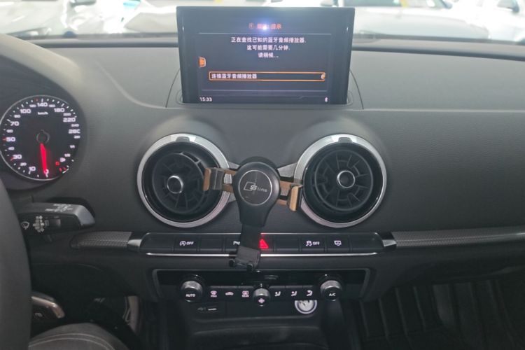 Audi A3 2018 immagine di auto #13
