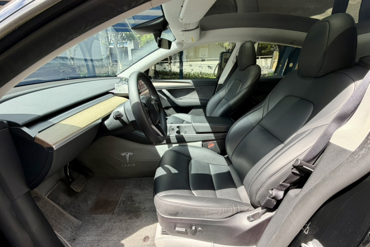 Tesla Model Y 2023 #24 Tesla Model Y 2023 immagine di auto #24